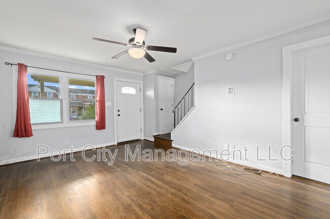 Building Photo - 885 Jaydee Ave