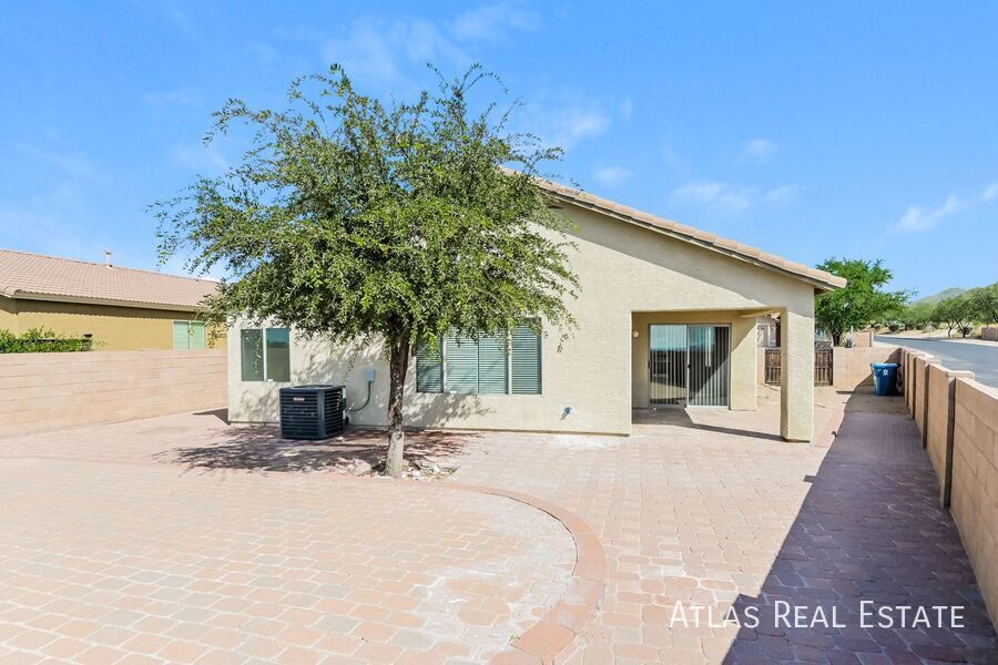 Building Photo - 554 S Sunny Rock Dr