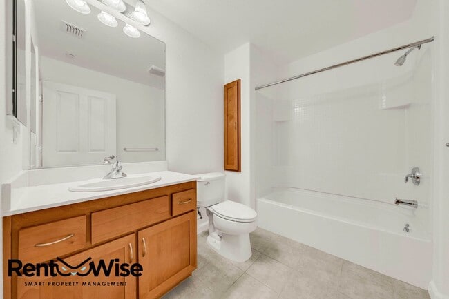 Building Photo - 1388 Broadway