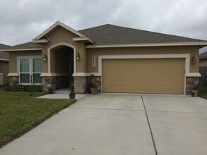 Building Photo - 6921 Anastasia