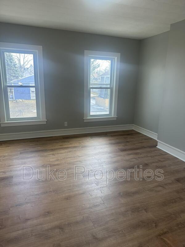 Building Photo - 5 Sheridan St