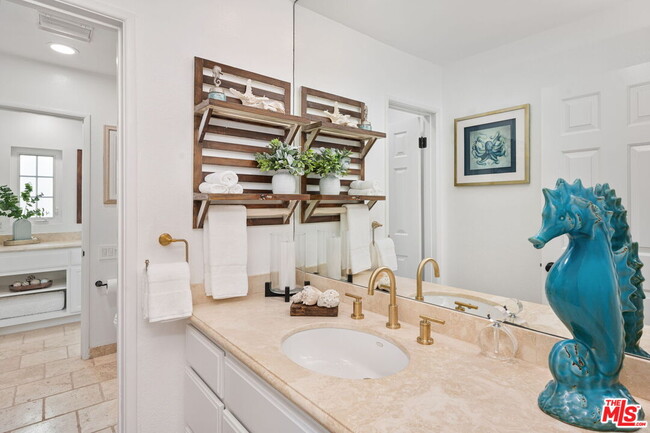 Building Photo - 213 Via Cordova