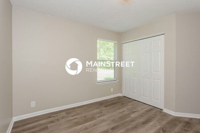 Building Photo - 3 Bedroom Pet-Friendly Home in Jacksonvill...