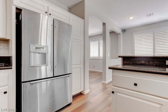 Building Photo - 325 Brilliant Summit Cir