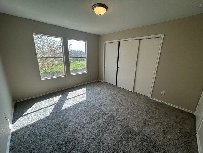 Building Photo - *COMING SOON* Desirable Location In Cibolo! Spacious Home with Loft & Fenced Backyard!