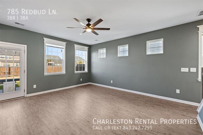 Building Photo - 785 Redbud Ln