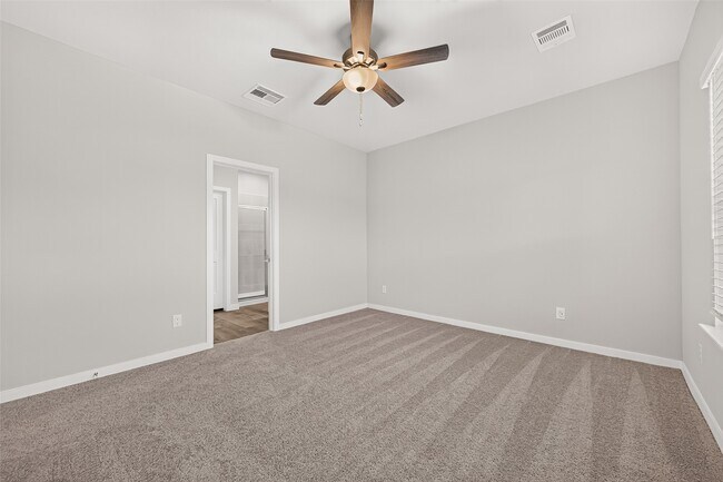 Building Photo - 4042 Bay Ct