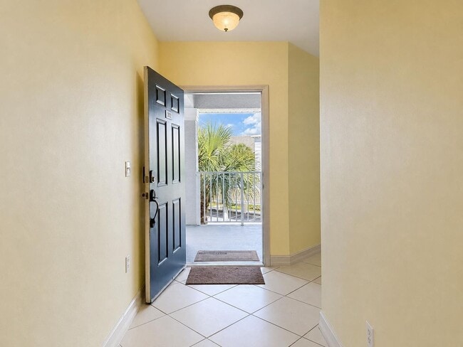 Building Photo - Peaceful Preserve-View Condo in Gated Blue Heron