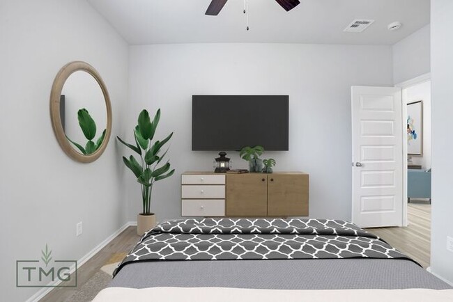 Building Photo - New Listing! Enclave at Parker Village!