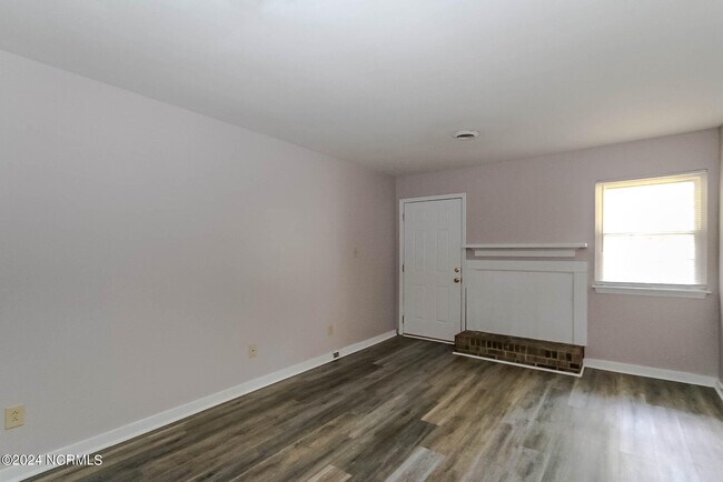 Building Photo - 201 Shipman Rd