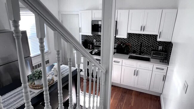 Building Photo - 21 Bullocks Point Ave