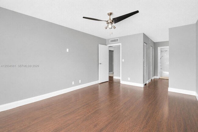 Building Photo - 5961 N Falls Cir Dr