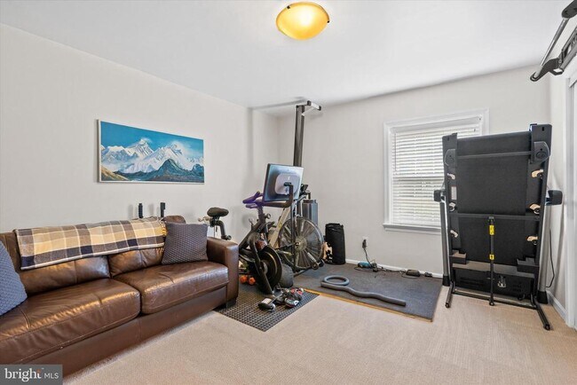 Building Photo - 3332 Spring Ln