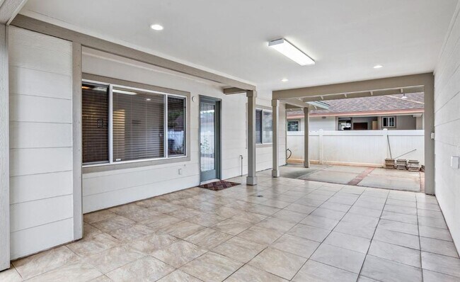 Building Photo - 91-1016 KAIOPUA ST