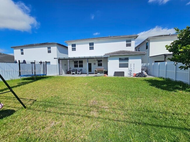 Building Photo - 12736 SW 215th Terrace