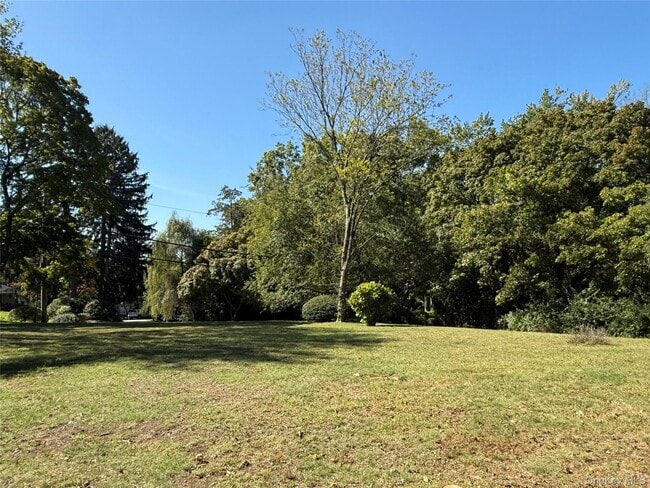 Building Photo - 35 La Rue Dr