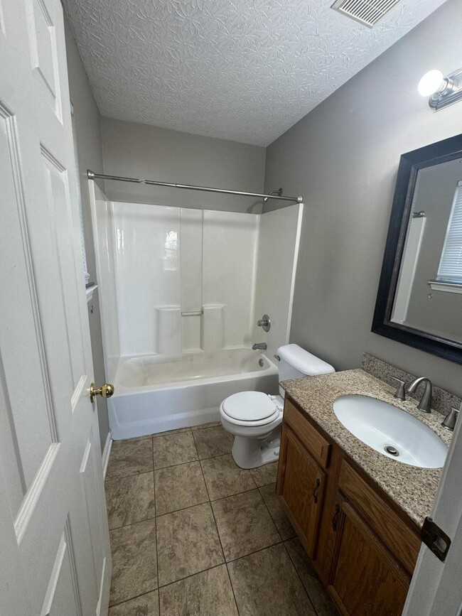 Building Photo - 889 Revere Run Dr