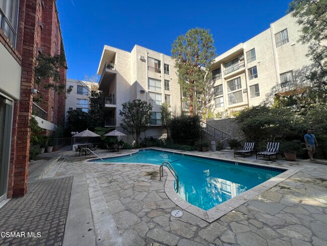 Building Photo - 1440 Veteran Ave