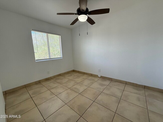 Building Photo - 1551 E Christy Dr