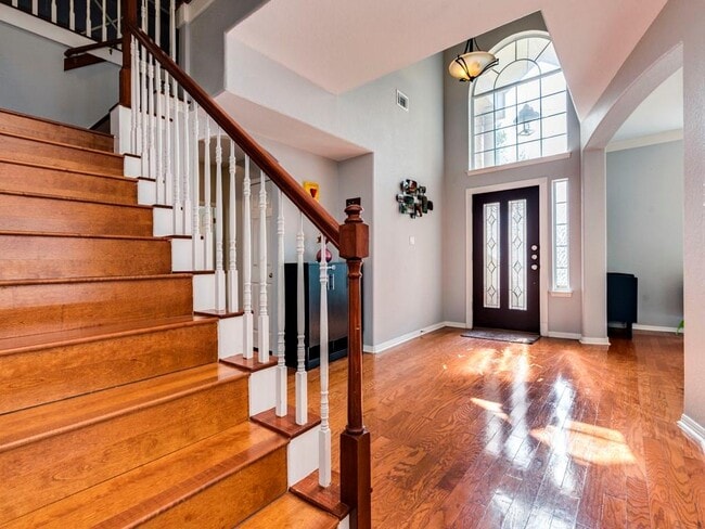 Building Photo - 5847 Back Bay Ln