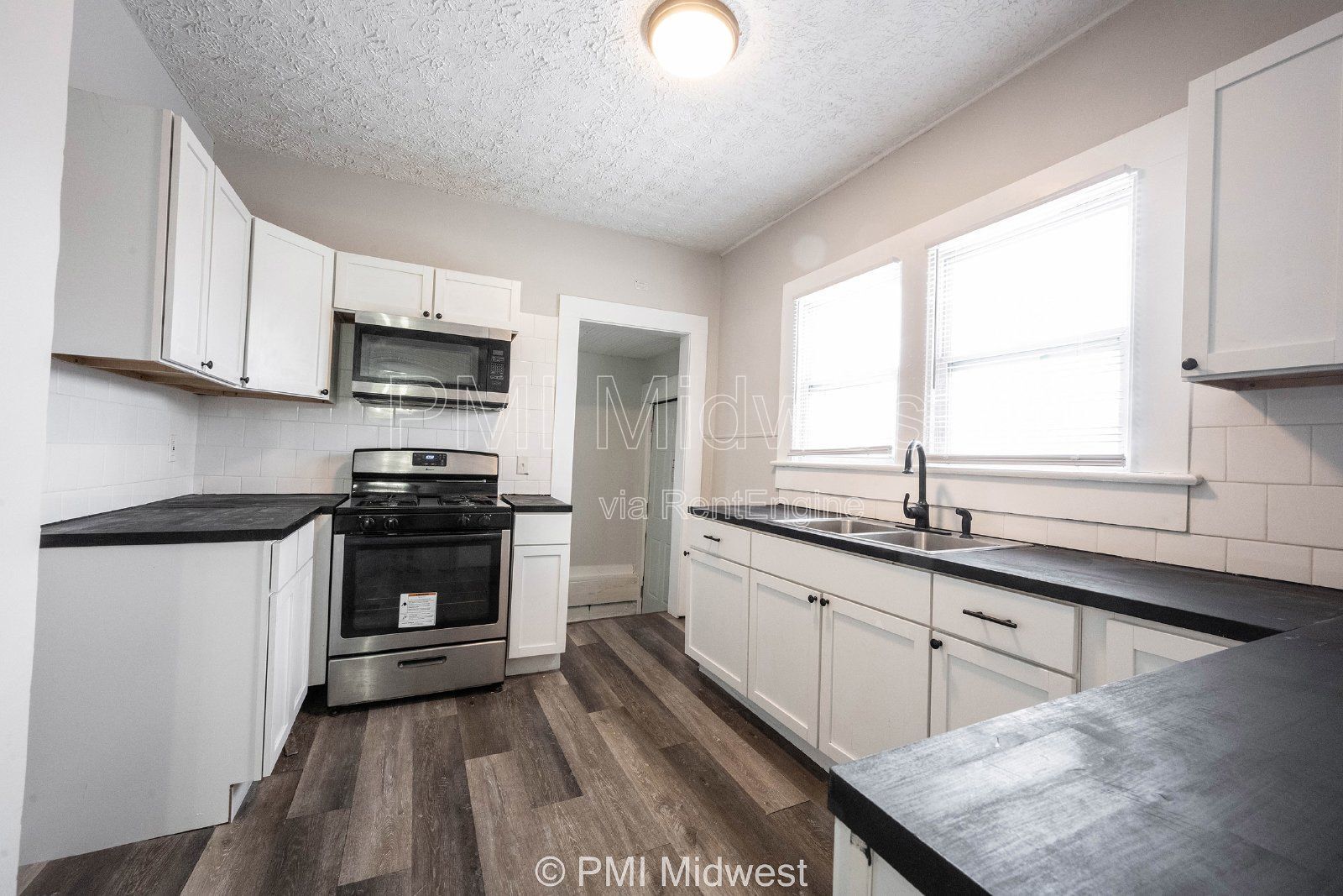 Building Photo - 729 N Bosart Ave