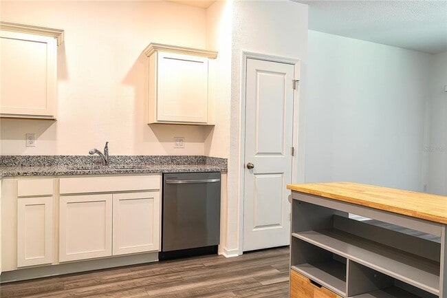 Building Photo - 38061 Elby Ln