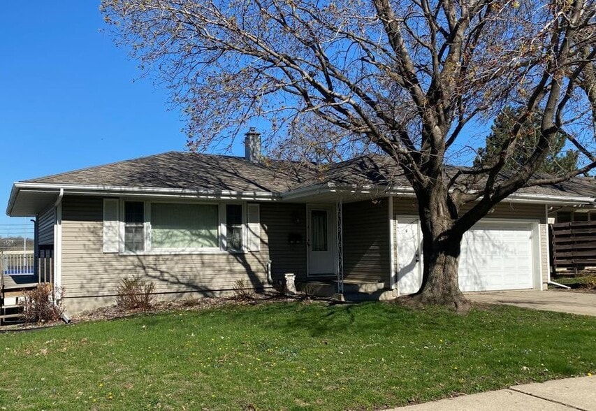 Front of House - 1913 3rd Ave NE