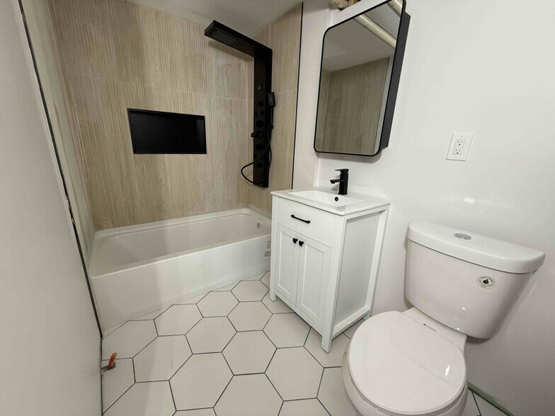 Building Photo - 35 Jamaica St