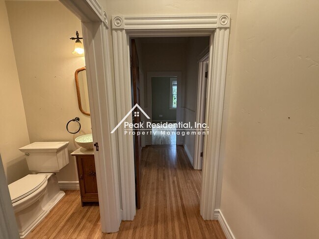 Building Photo - Beautiful Penryn 3bd/2ba House With Detach...