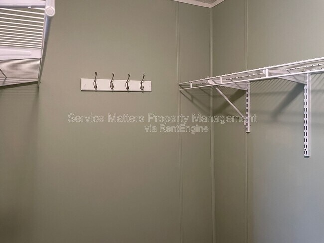 Building Photo - 9840 Redland Rd