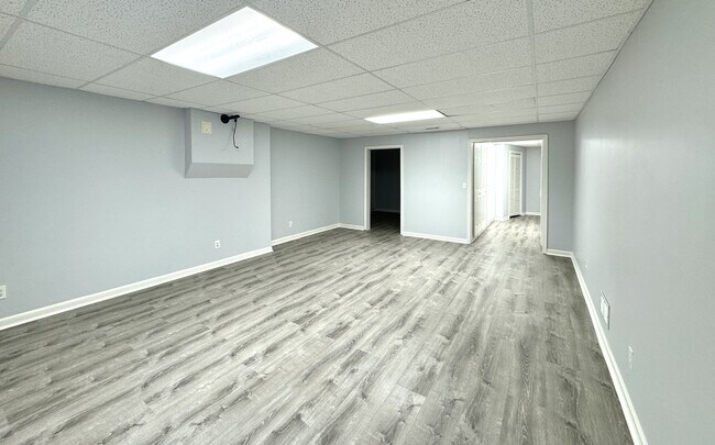 Building Photo - 125 Witheridge Dr