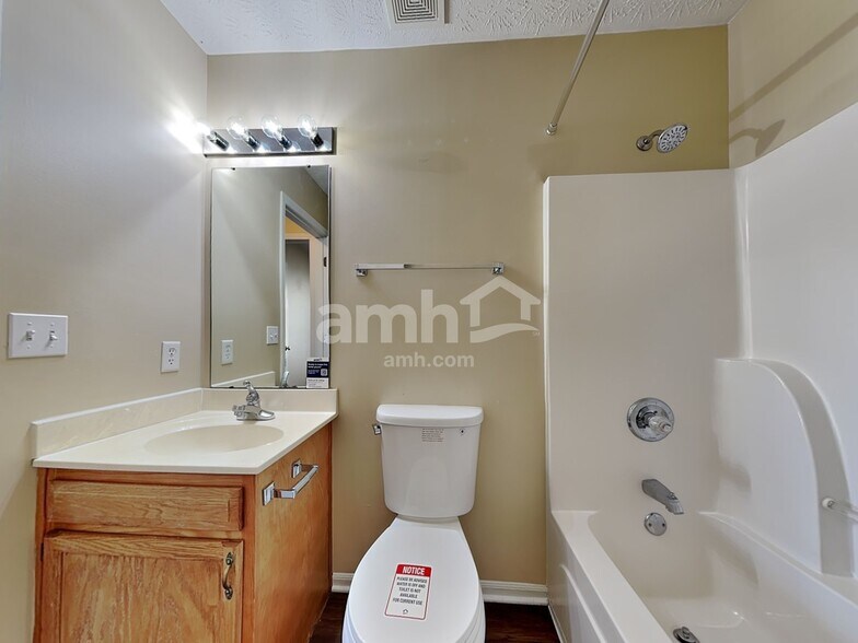 Building Photo - 427 Kreider Dr