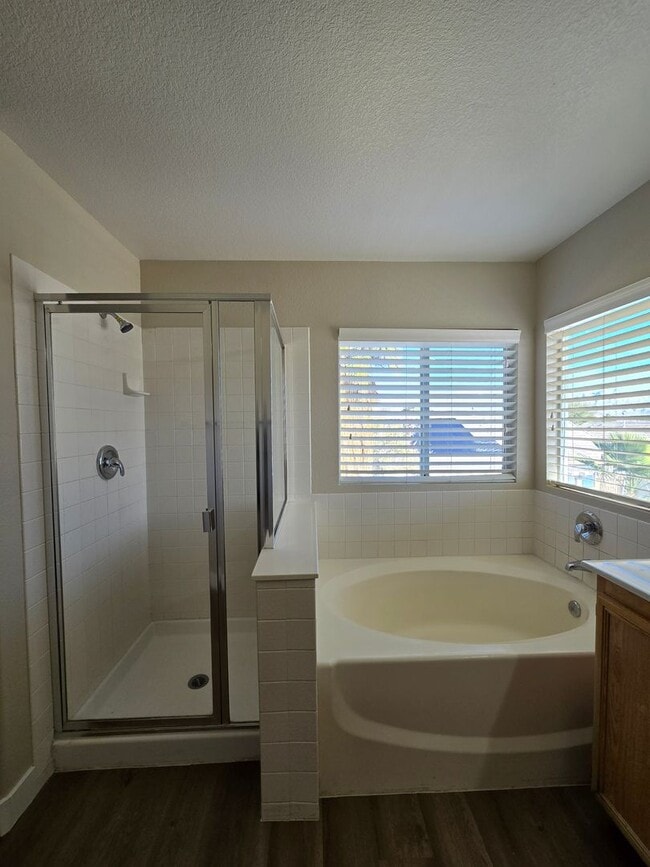 Building Photo - A Fabulous 5 Bedroom Home with 1 Bedroom and 3/4 Bathroom downstairs