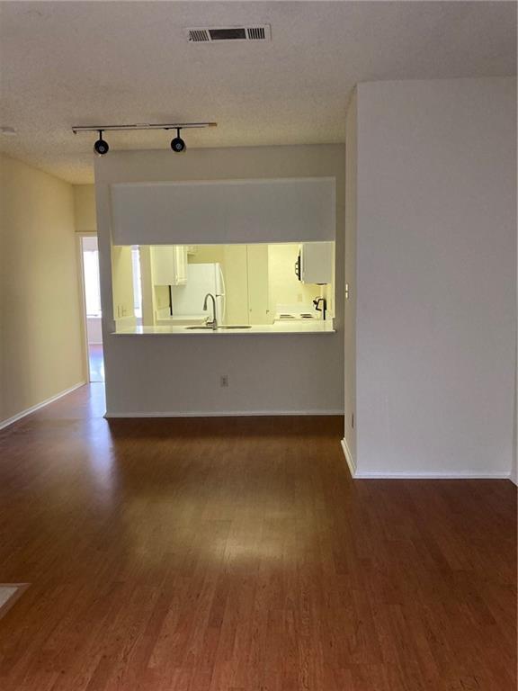 Building Photo - 806 W 24th St