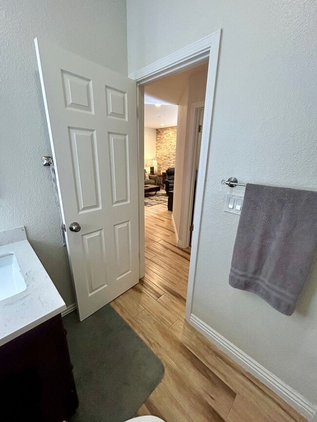 Building Photo - Modern and Convenient Condo Near Almaden Lake