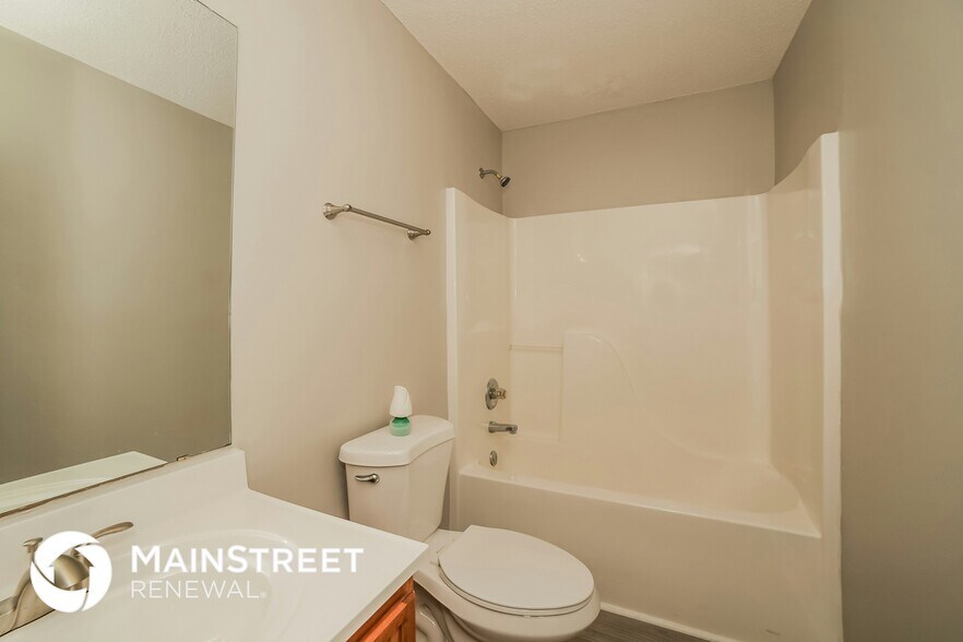 Building Photo - 4852 Wolfcreek View