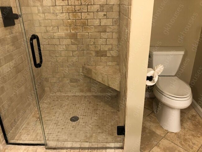 Building Photo - 2570 Northside Dr NW