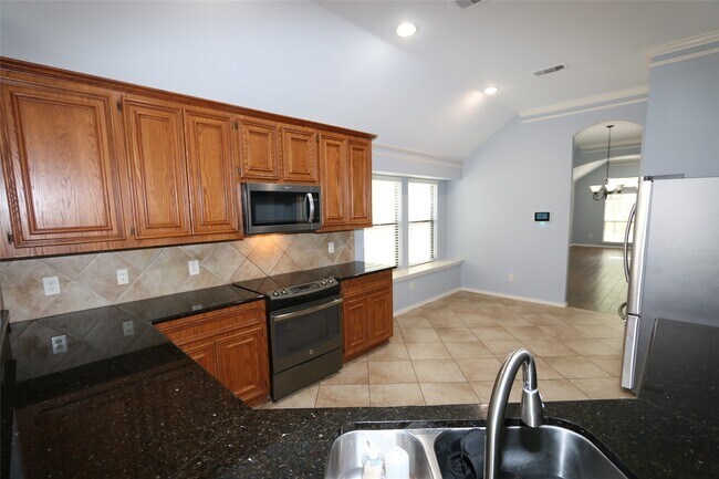 Building Photo - 11031 Anilu Dr