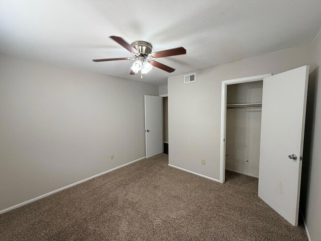 Building Photo - 3302 Salisbury Ave