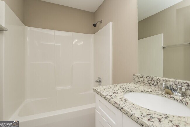 Building Photo - 737 Fieldcrest Dr