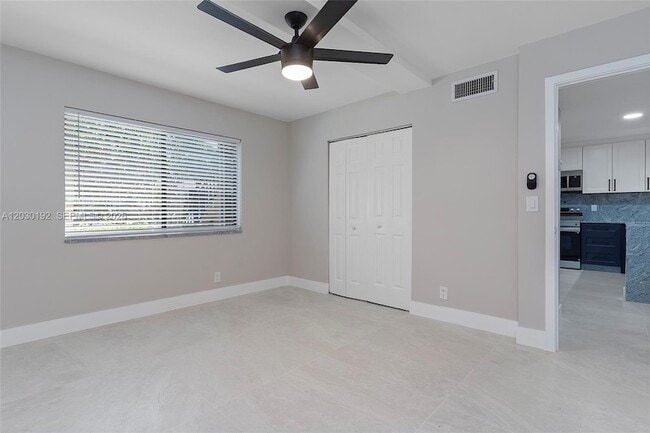 Building Photo - 193 Lakeview Dr