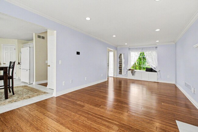 Building Photo - 7878 Greene Farm Dr