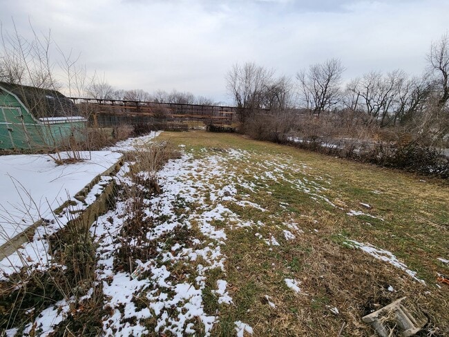 Building Photo - Spacious 3-Bedroom, 1-Bathroom Home AVAILABLE NOW!!