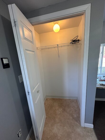 Building Photo - 203 Vicic Ave