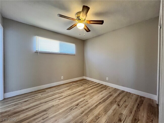 Building Photo - 801 Carpenter Dr