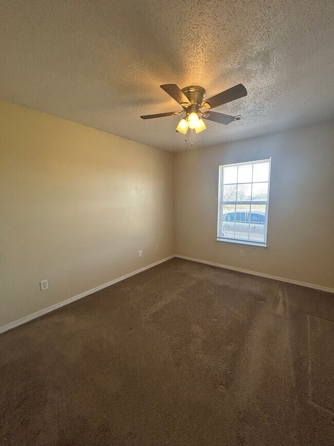 Building Photo - 3510 SW Landau Ct