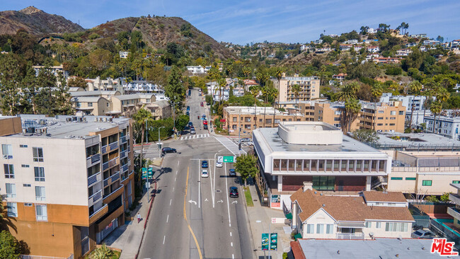 Building Photo - 1762 N La Brea Ave