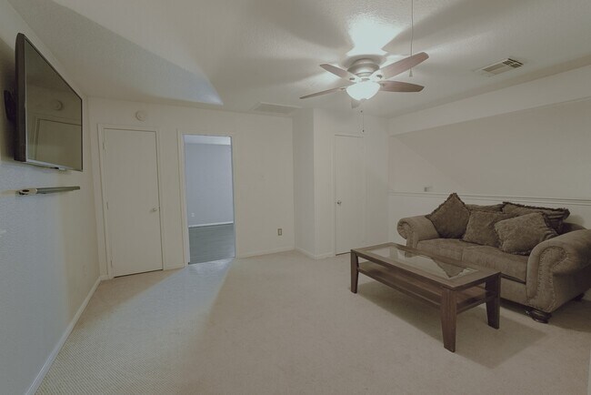 Building Photo - 3319 Painted Meadow Cir