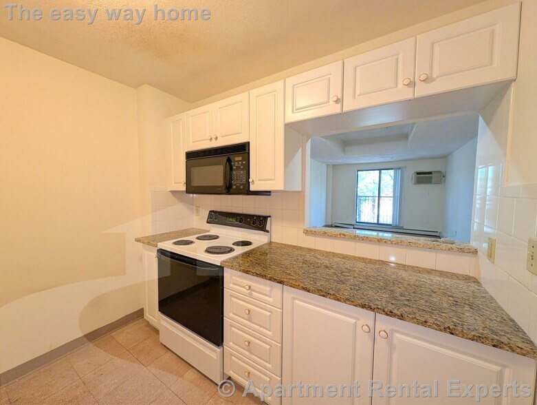 Building Photo - 373 Highland Ave