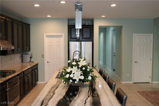 Building Photo - 10 Vicolo Sebino